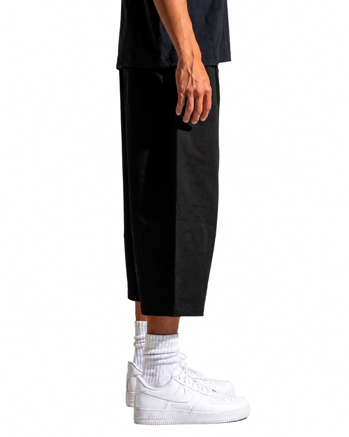 Mint Crew 3/4 Capri Easy Pants (Black)
