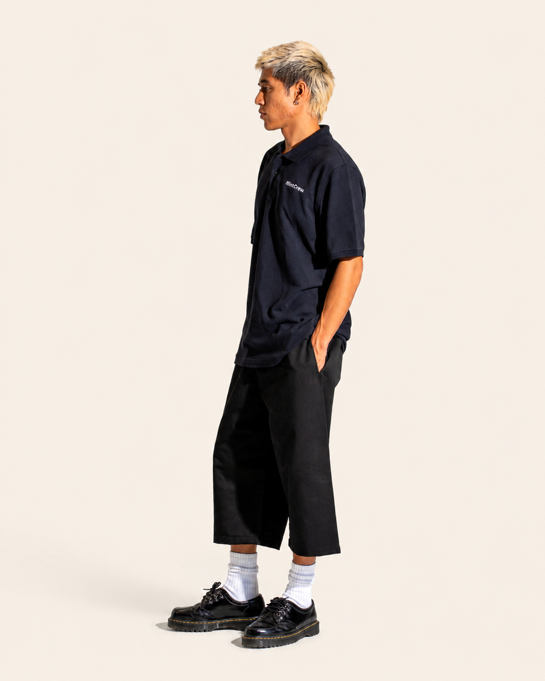 Mint Crew 3/4 Capri Easy Pants (Black)